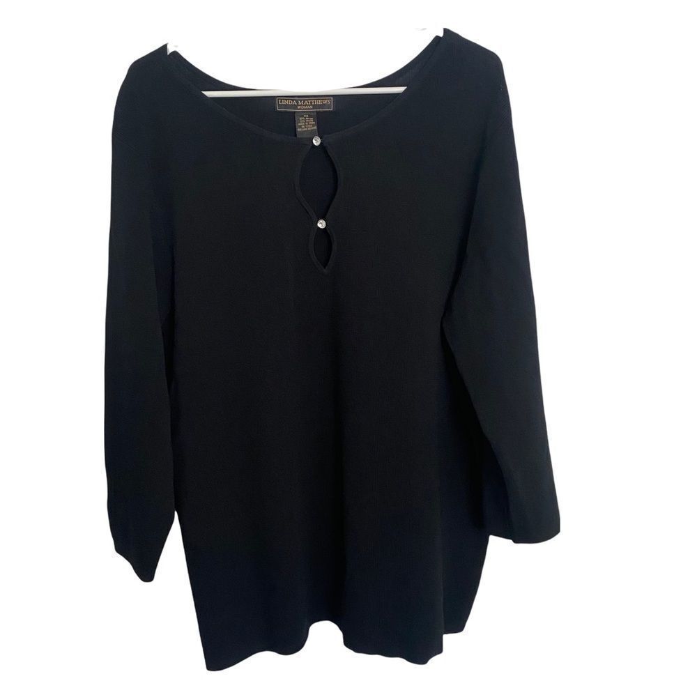 Linda Matthews Top Women 2X Black Knit Keyhole Rhinestone Button 3/4 Sleeve Slit